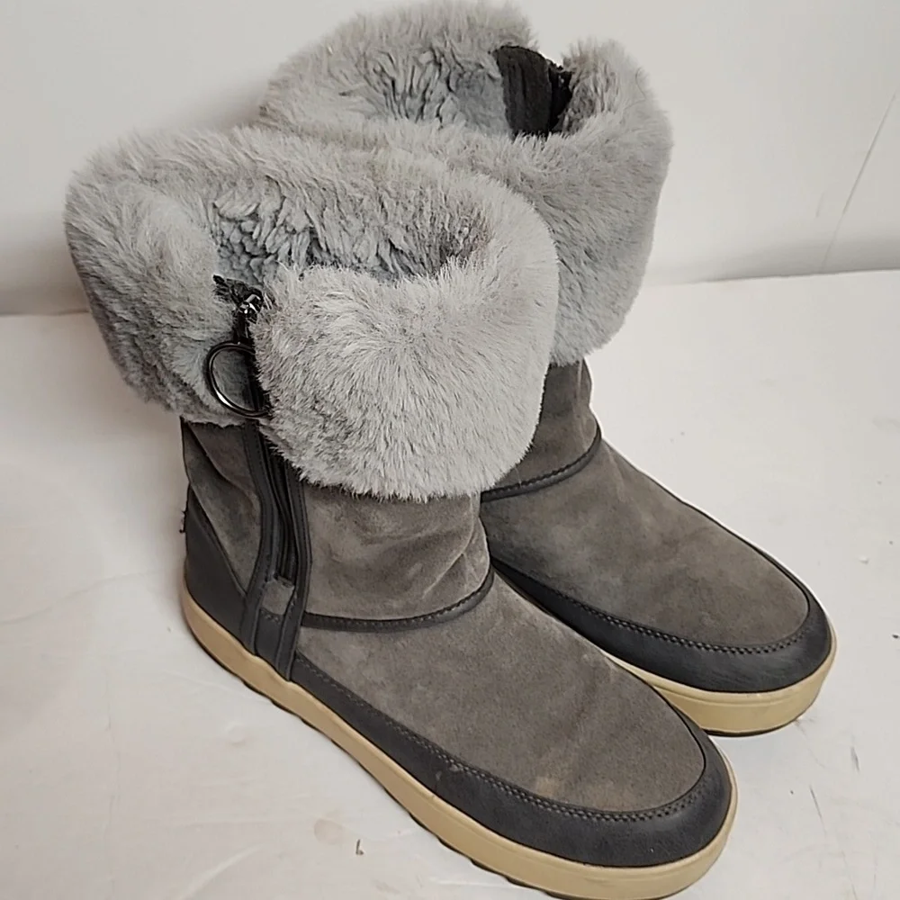 Koolaburra Tynlee Waterproof Stone Gray Boots By UGG SZ 8.  Cozy and Comfortable